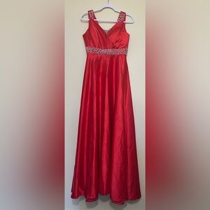 Women’s Red Formal Sleeveless Gown